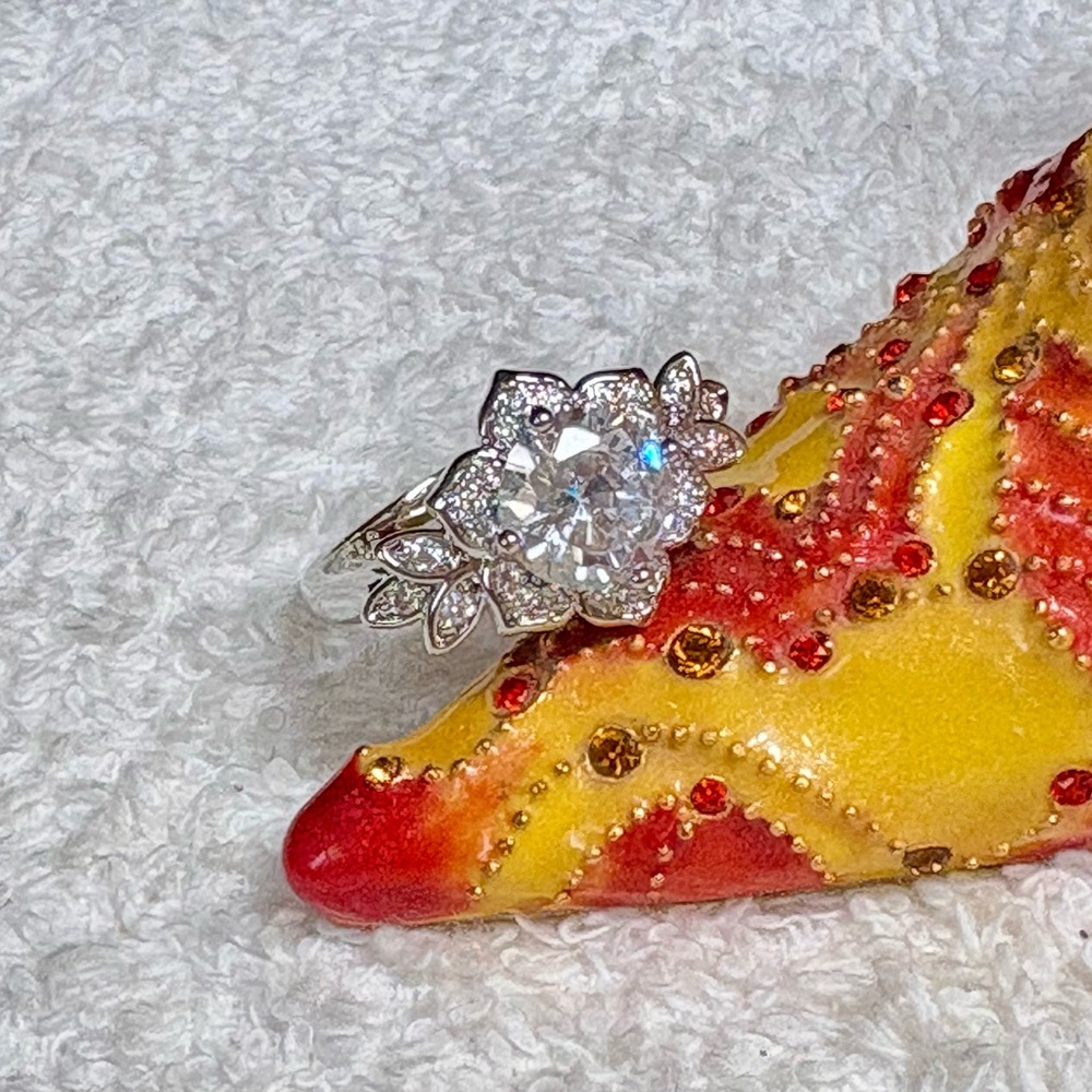 Elegant Sterling Silver Floral Ring